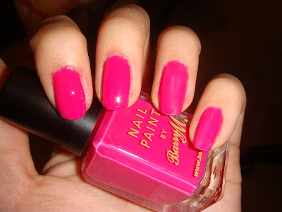 Hot pink nail art for summer