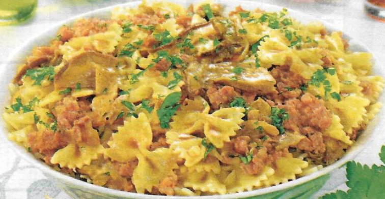 Farfalle con salame e funghi porcini