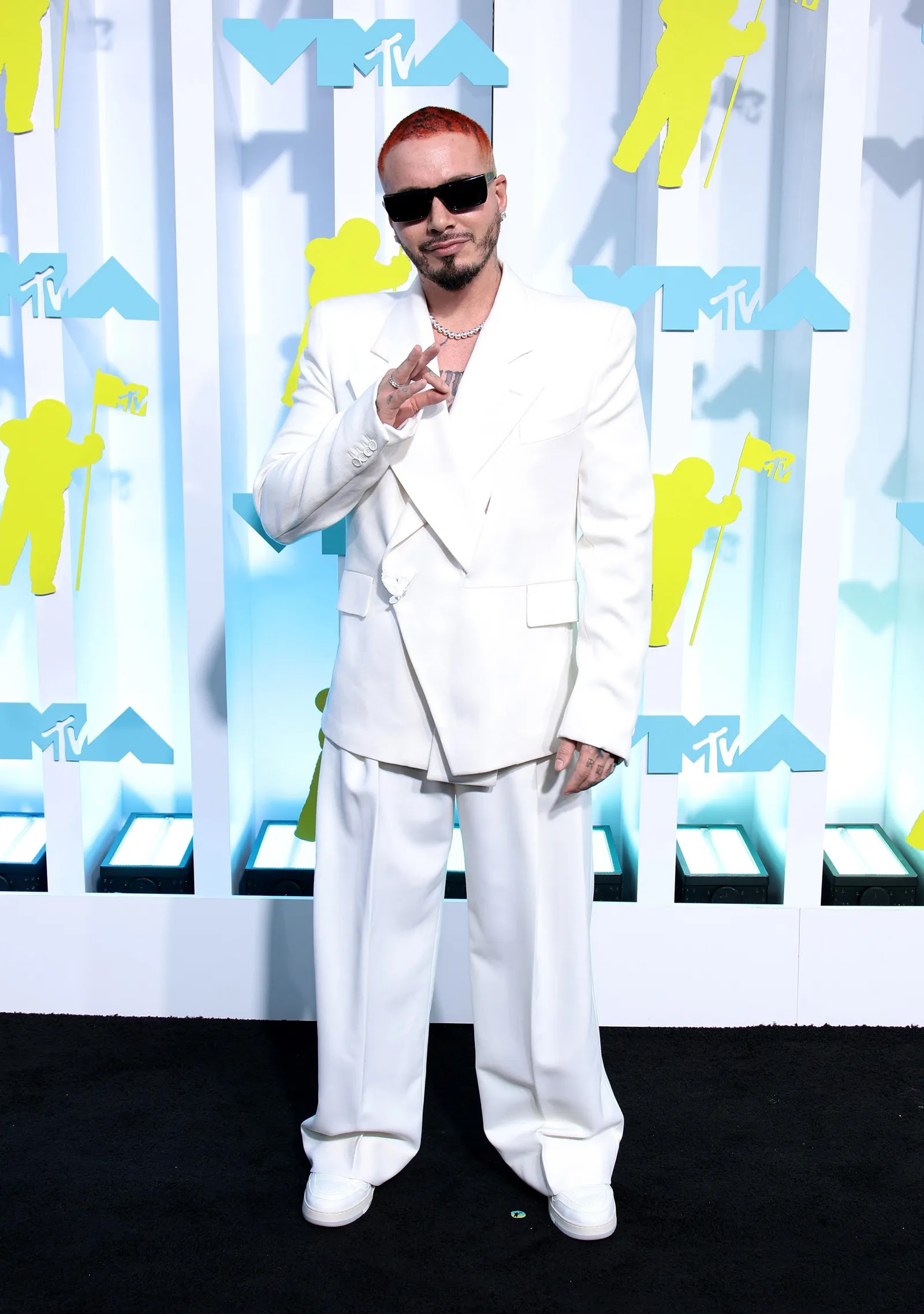 Los impresionantes looks de las celebridades en la alfombra roja de los MTV VMAs 2022