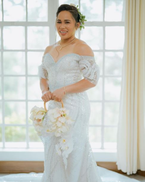 Hidilyn Diaz and Coach Julius get married