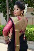 madhavi latha latest pics-thumbnail-13