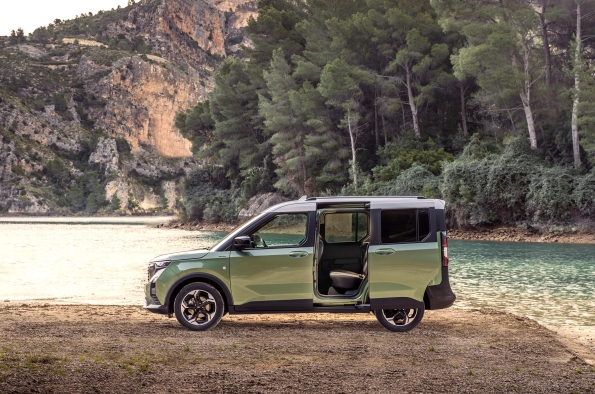 Ford Tourneo Courier-lateral