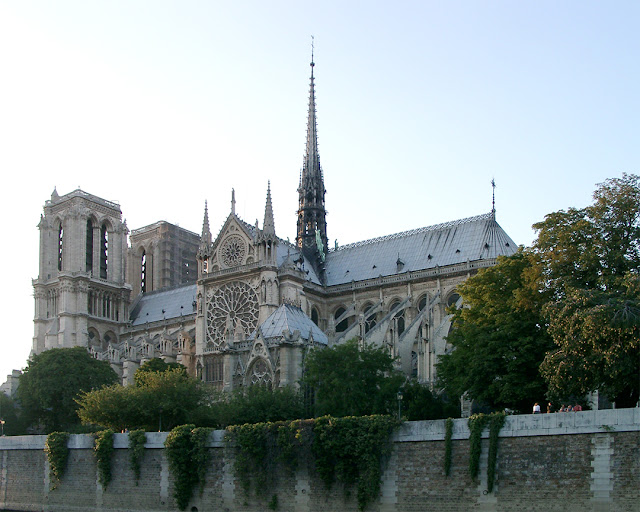 Cathédrale Notre-Dame de Paris, Cathedral of Our Lady of Paris, Seen from Quai de Montebello, Île de la Cité, Quartier Notre-Dame, 4th arrondissement, Paris