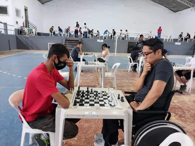 Raphael Suzuki e Ângelo de Leon vencem a primeira etapa do XVIII Super Open de Xadrez