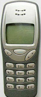 Ponsel Jadul Nokia 3210 Produksi Tahun 1999 Besar dan Tahan Banting