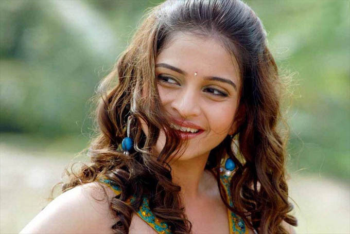 Actress Sheena Shahabadi Images
