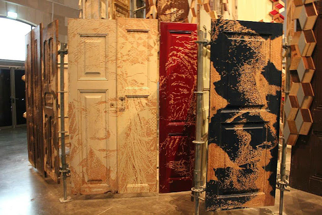 Exposition Fragments Urbains Vhils 104 Paris Street Art sculpture artiste