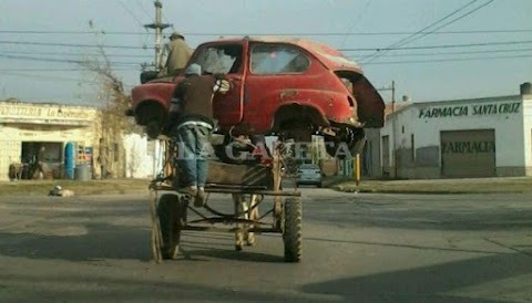 VICTIMA DE LOS BACHES: SE LO GARCHAN POR QUE SE LE SALIO UNA RUEDA.