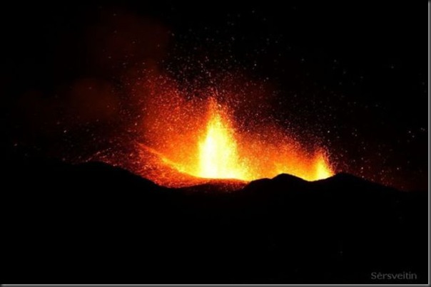 Uma erupção do vulcão islandês (25)