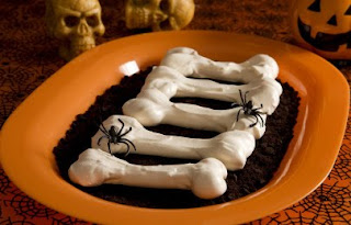 Halloween Meringue Bones