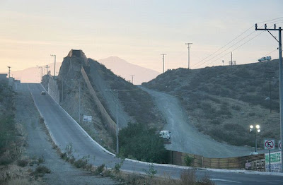 United States-Mexico Border Seen On www.coolpicturegallery.us