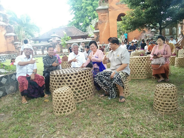 "MENGENANG KARANGASEM TEMPO DULU " 