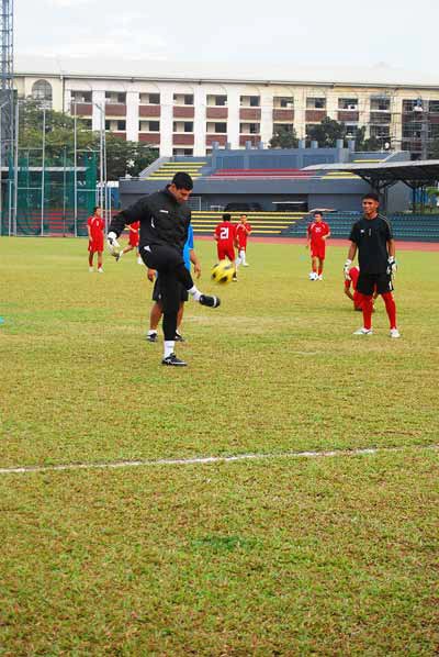 The "hunkiness" of Neil Etheridge (not topless)