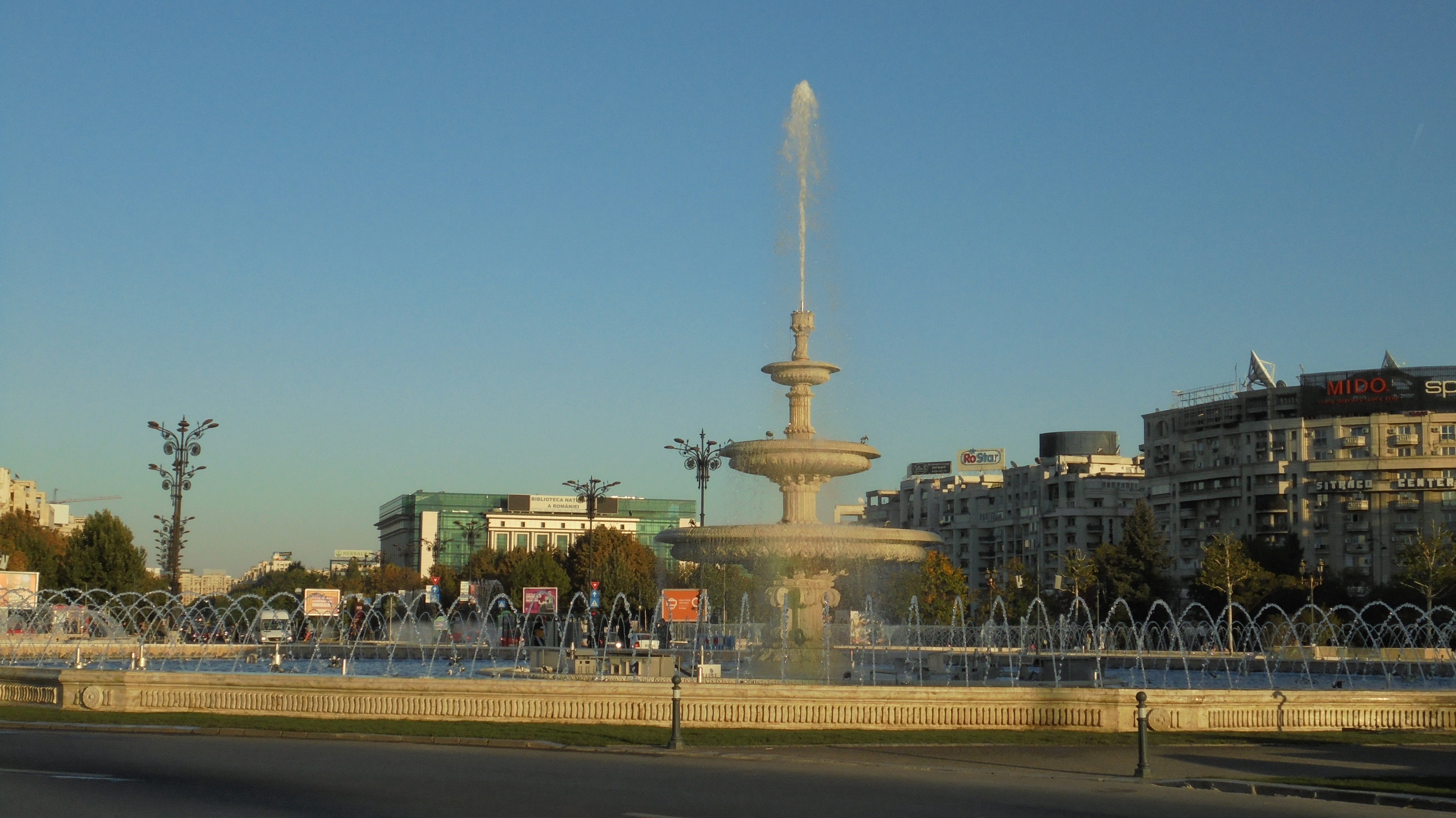 Piața Unirii (Plaza de la Unión) (Bucarest) (Rumanía) (@mibaulviajero)