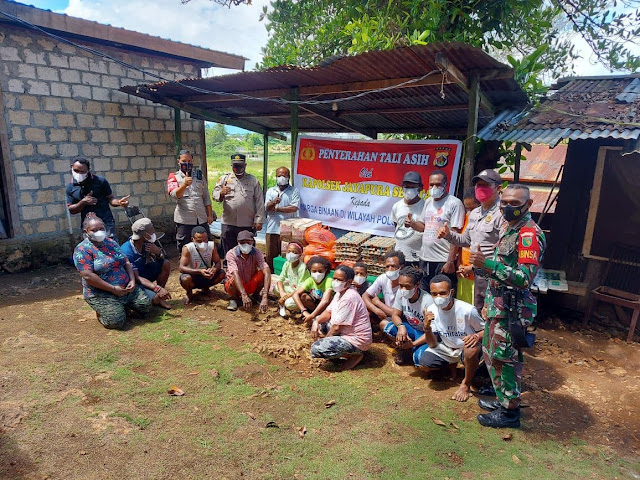 Jalin Silaturahmi, AKP Yosias Pugu Berbagi Tali Asih Bersama Masyarakat