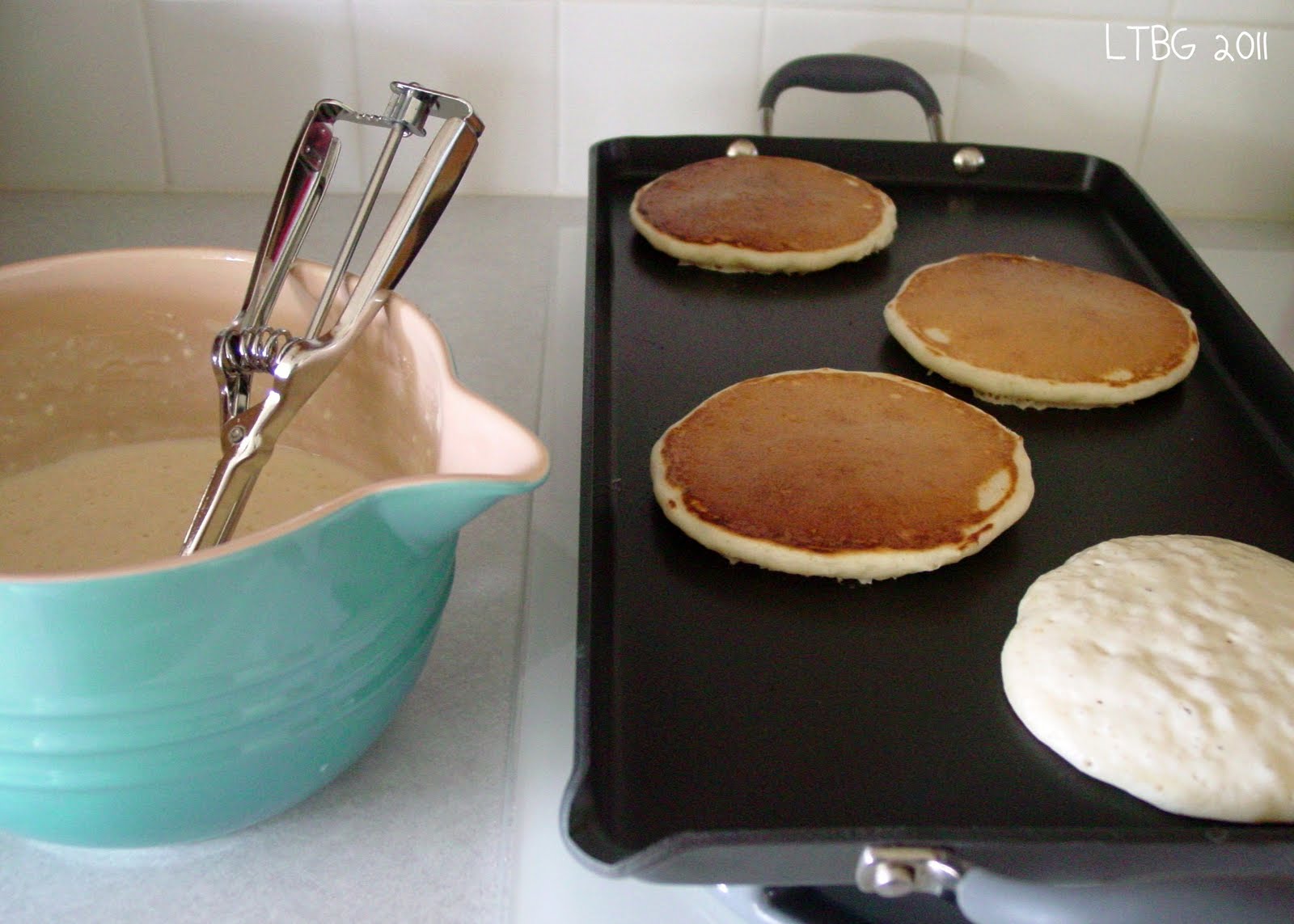 Pancake make Bowl cups Perfecting to The The Good: pancake Lick  batter how in