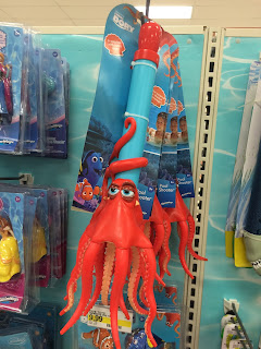 finding dory pool toys 