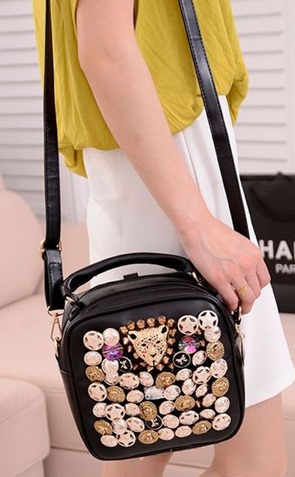 8314 - 170 RIBU-Material PU Leather Bottom Width 21 Cm Height 21 Cm Thickness 11 Cm Strap Adjustable Weight 0.52---