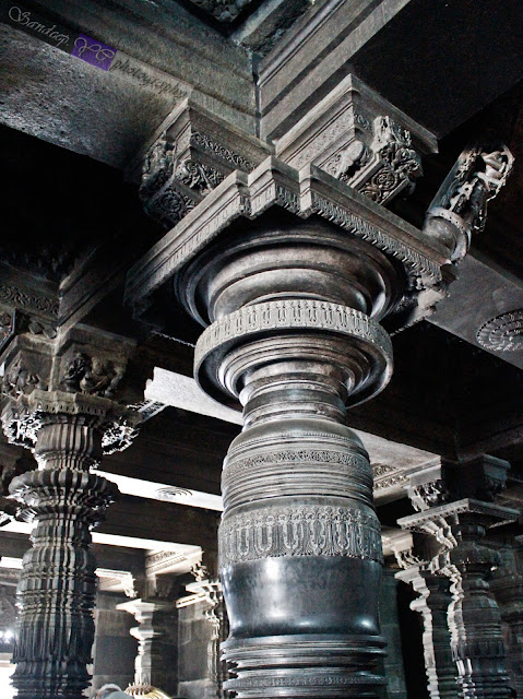 One of the four Pillar's at the central square of the Navaranga