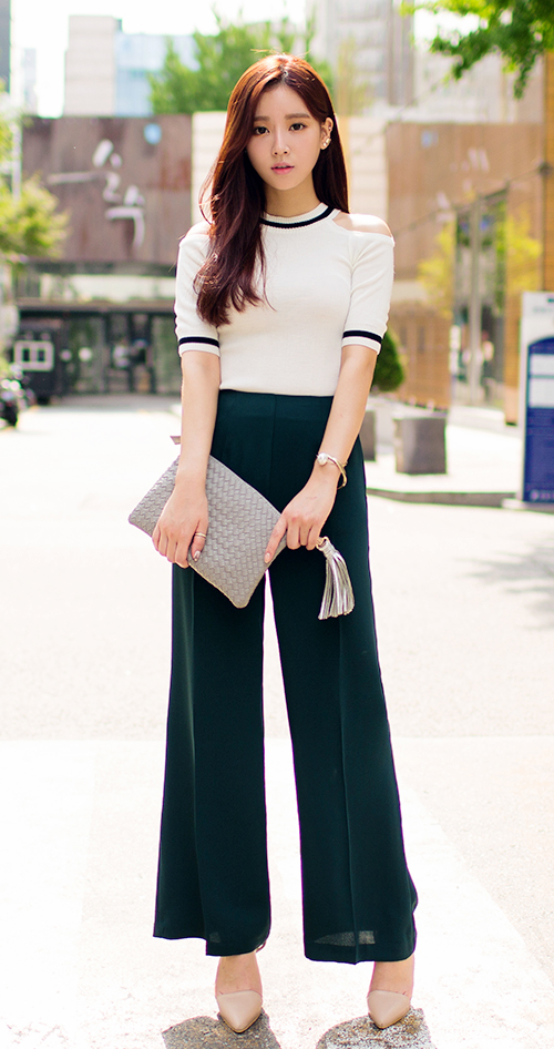 Monochrome Shoulder Split Blouse