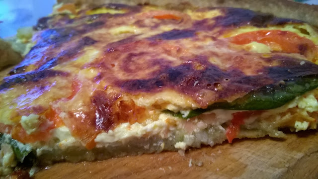 Tarte wakamé, saumon et tomates