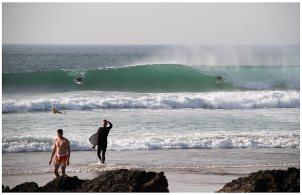 surfing-barrel-tube-surf-fistral-beach