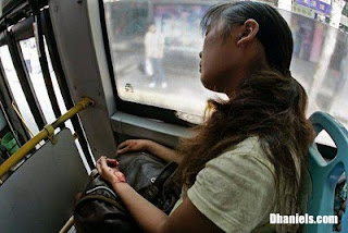 Tragis! Potret Seorang Wanita yang Nekad Bunuh Diri di Bus