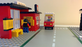 LEGO set 379 - stazione dei bus - bus station