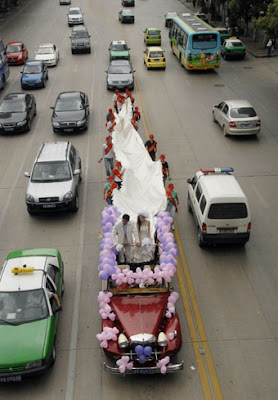 26-meter-long Wedding Dress Parades in Guiyang