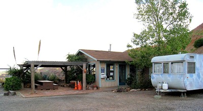 Office and laundry/bathhouse building