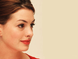 Free non watermarked wallpapers of Anne Hathaway at Fullwalls.blogspot.com