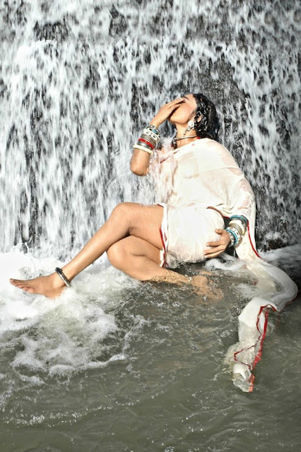 Telugu Actress Ramyasri Hot Unclothed Pics