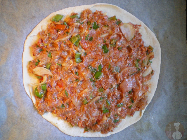 Lahmacun : Preparado para hornear