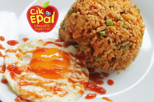 Cik Epal: (RESEPI) Nasi Goreng Tunamagik Nenas !! Nyumms!