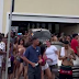 VÍDEO: Jovens causam revolta ao realizaram baile funk com bebidas em frente igreja