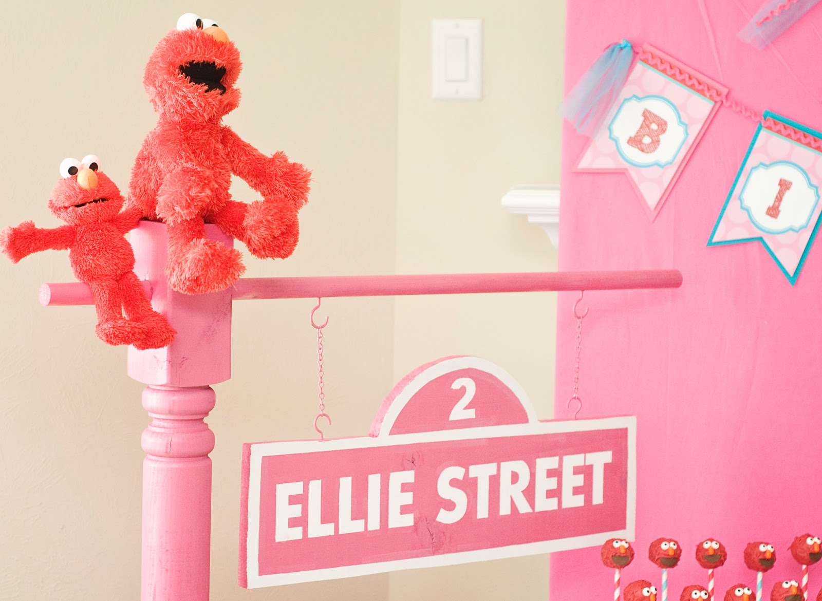 Crafting Mama Ellie s Elmo  Party 