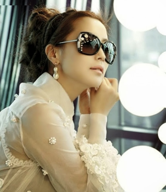 Kim Hee Sun HD Wallpaper