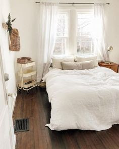 Desain Interior Kamar Tidur Minimalis Bagi Penyuka Warna Putih 