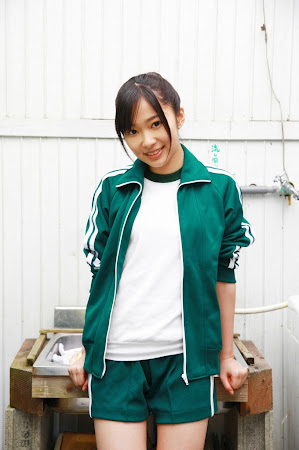 Rino Sashihara - Green Jacket (1)