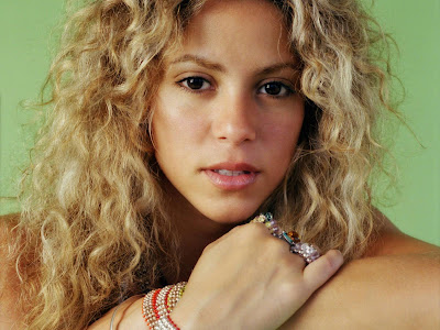 Shakira Pop Star Rock Singer Wallpapers smile