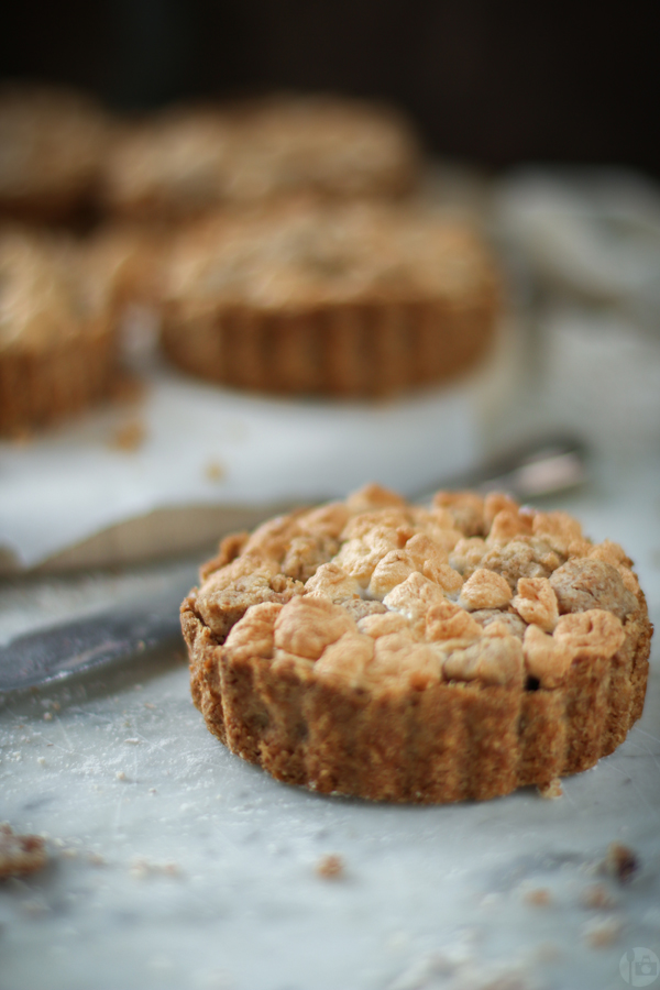 Poppy Seed Tartelettes with streusel and meringue