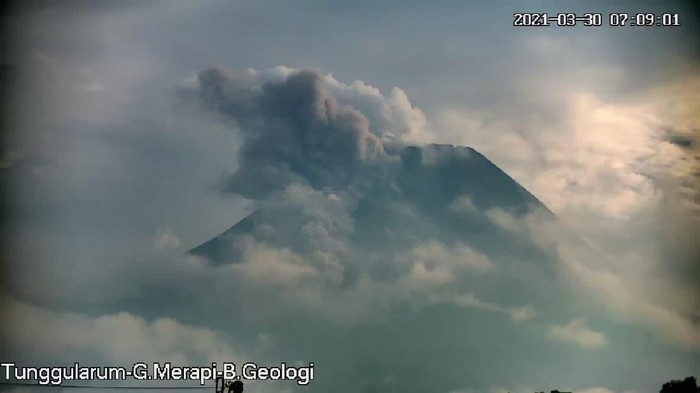 Fluktuatifnya Gunung Merapi, Awan Panas dan Guguran Belasan Kali Dalam 24 Jam