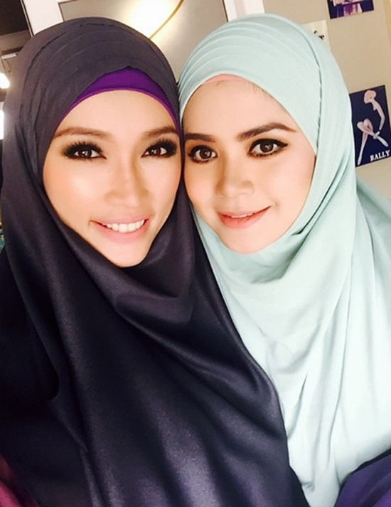 Amber Chia berfesyen tudung cantik