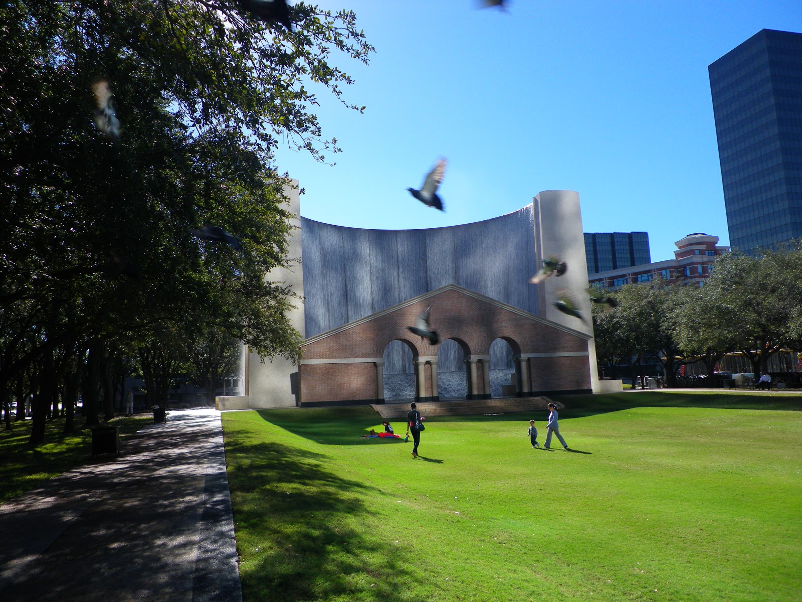 ... in Houston - Footnote from miles away heart: Water Wall, Houston Texas