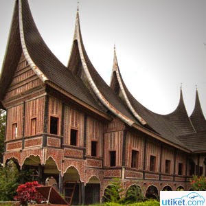 BeyKhansaa Tour Travel Rumah Gadang Khas Minangkabau