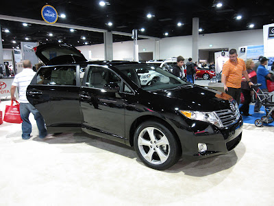 TOYOTA VENZA SPORTLUX – Designed by Street Image