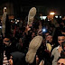 رفع الأحذية فى وجه شباب الإخوان المسلمين بميدان التحرير