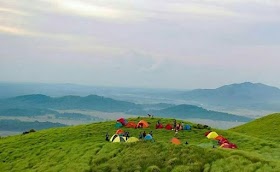 Jelajah Nusantara : Pemandangan Bukit Sapu Angin Pelaihari yang Ciamik