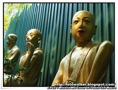 萬佛寺 (Ten Thousand Buddhas Monastery)