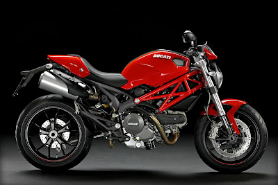 Ducati_Monster_796_2011_1620x1080_Side_01
